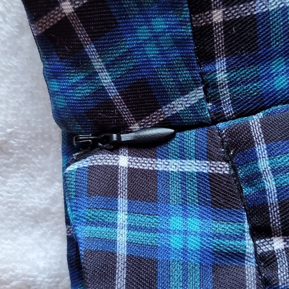 Black and Blue Plaid Pleated Mini Skirt Size L Fully lined. - Picture 2 of 3